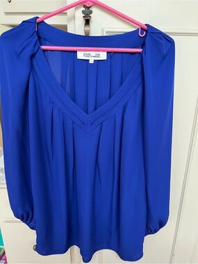 DVF- Women's Royal Blue V-Neck Pleated Blouse